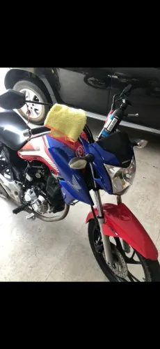 Moto a venda único dono moto em perfeito estado