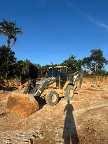 Retroescavadeira volvo