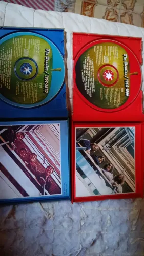 Coleção completa CD THE BEATLES 4 CD ORIGINAL SEM RISCO COM LIVRETO COM TODAS AS LETRAS