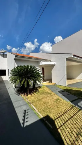 Casa ampla, otima localização.