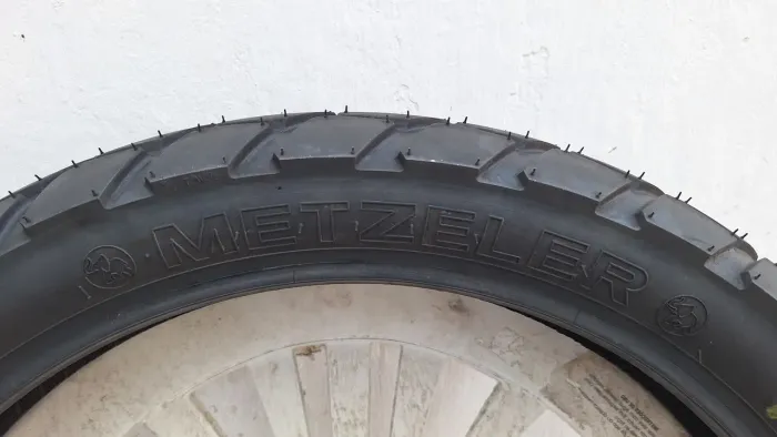Pneu Metzele 110/80 - 19