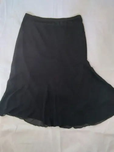 Saia preta feminina urgente R$30 (ótimo estado)