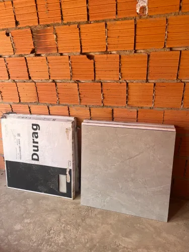 Vendo esse piso 71x 71 acetinado