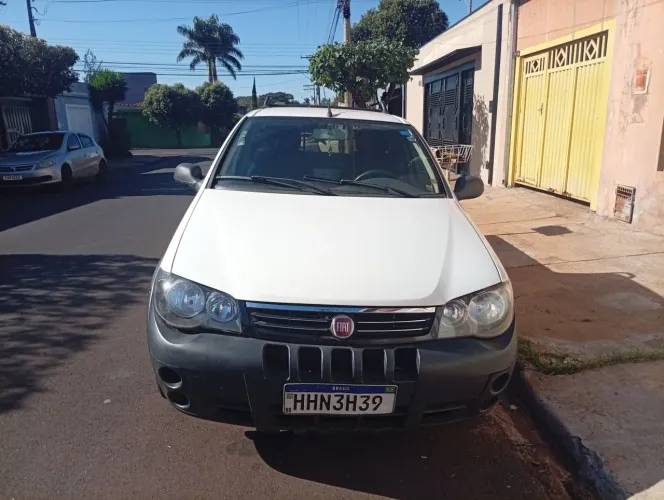 Fiat Strada 1.4 MPI Fire Flex 8V CS 2012