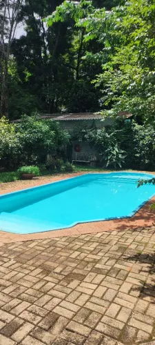 Piscina de Fibra 10x4m Completa + Casa de Máquinas | Excelente Estado