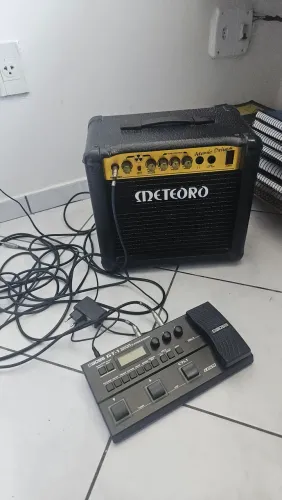 Guitarra + Pedaleira boss + Caixa Meteoro