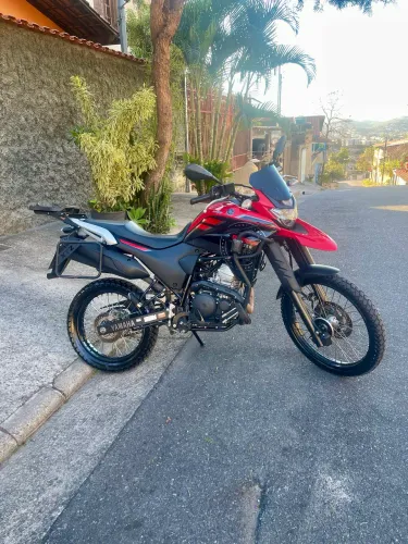 XTZ LANDER 2024 - COM BAÚ 45L GIVI