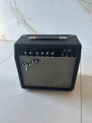 Cubo Fender Frontman 15G