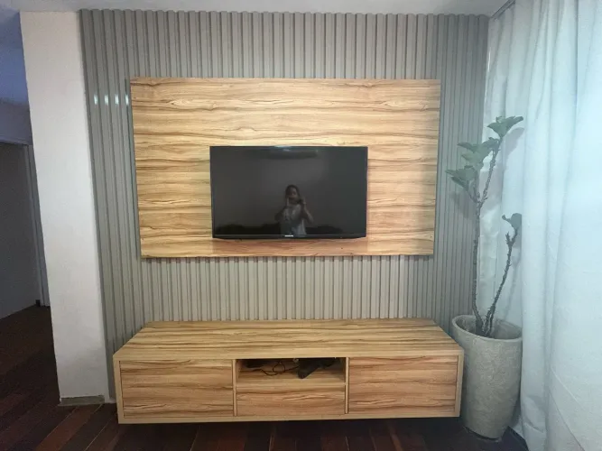 Rack e painel ripado elegantes