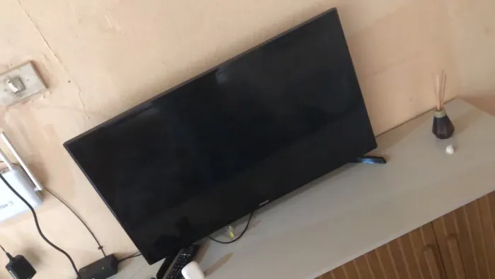 Tv 32 polegadas smart com pequeno detalhe na tela mais funciona perfeitamente normal