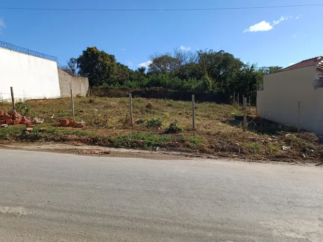 3 Lotes juntos no Bairro Prolongamento vila Anália
