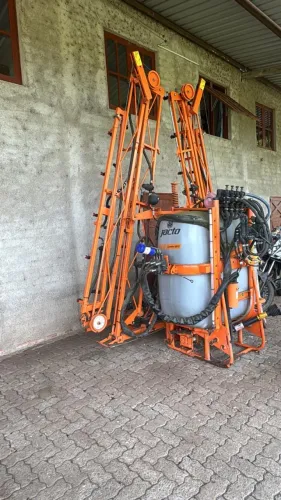Máquina Jacto Condor 800