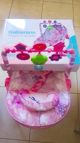 cadeirinha de descanso de nina