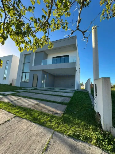 Casa de Condomínio em Vale do Jacuípe - Feira de Santana