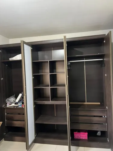 Guarda roupa 6 portas