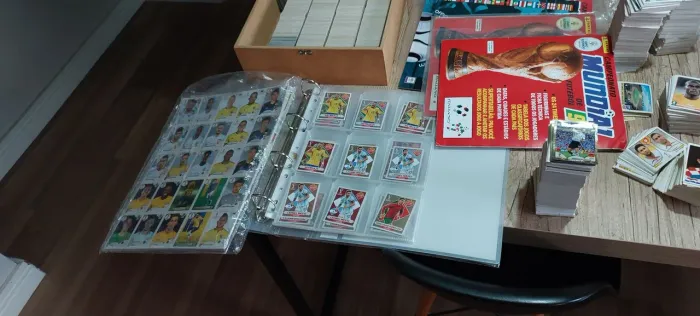 vendo minhs coleção de figurinhas e álbuns da copa mundo