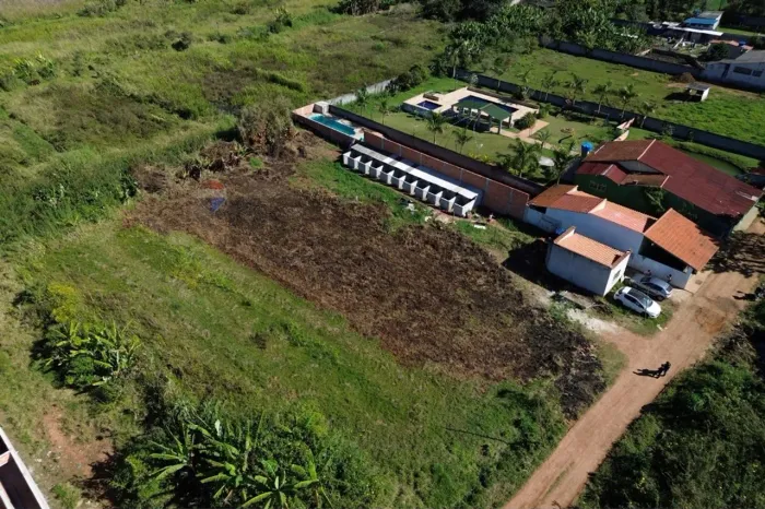 Terreno à venda com 1200m² para Construção na Estrada das Esmeraldas em Mogi das Cruzes