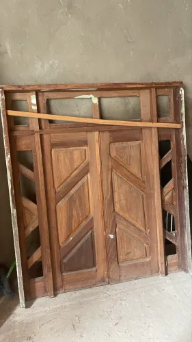 Janelas de maçaranduba