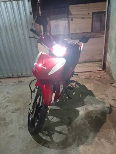 Vendo moto avelloz 