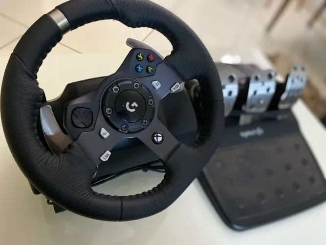 Logitech G920 Driving Force - Completo (Volante + Pedais) na Caixa