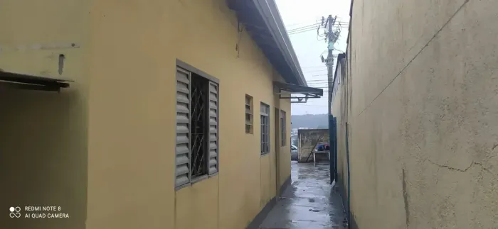 Casa à Venda com 1 quarto, Jardim Ismênia