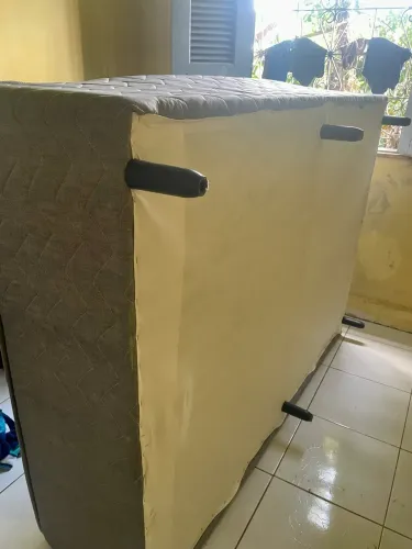 Vendo esta cama em perfeito estado pouco tempo de uso