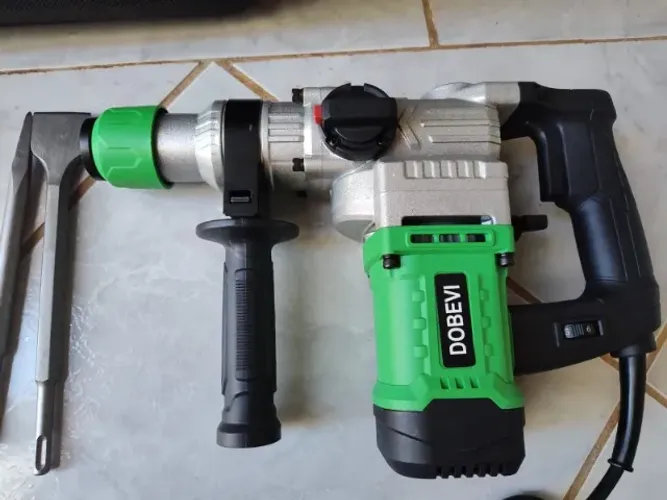 Martelo Elétrico 3 em 1 Dobevi |Drill/Hammer/Chisel Modes+ Troca Rápida + Anti-Poeira