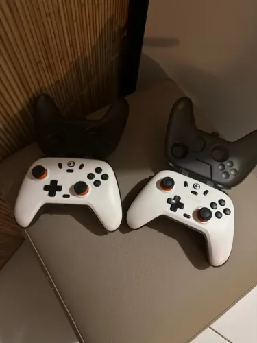 Dois Controles videogame gamesir t4
