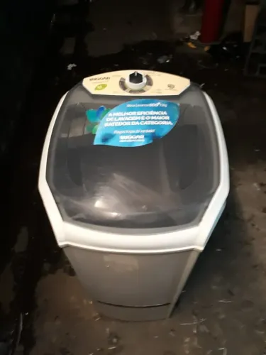 Vendo um tanquinho suggar 10kg barato.conservado