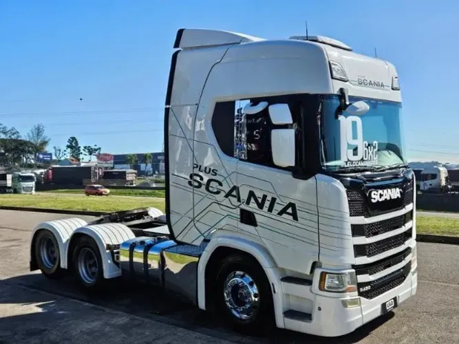 Scania R450 6x2 highline Ano 2019 Teto Alto Automático Ar Condicionado Rodas de Aluminio