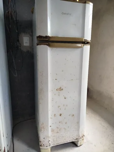 Vendo essa geladeira funcionando perfeitamente