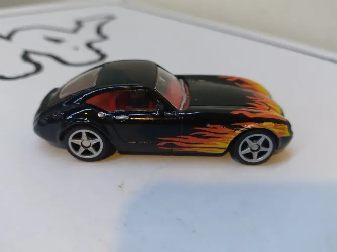 Miniatura Siku Wiesmann GT MF 4 Preto Flames Loose Novo 1:64