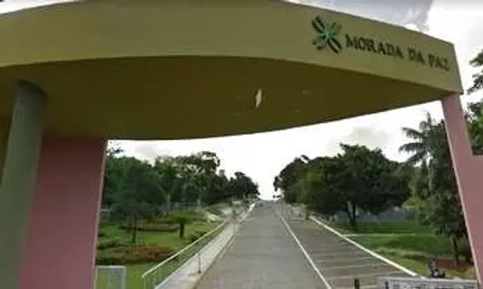 Jazigo no Morada da Paz na subida da ladeira 