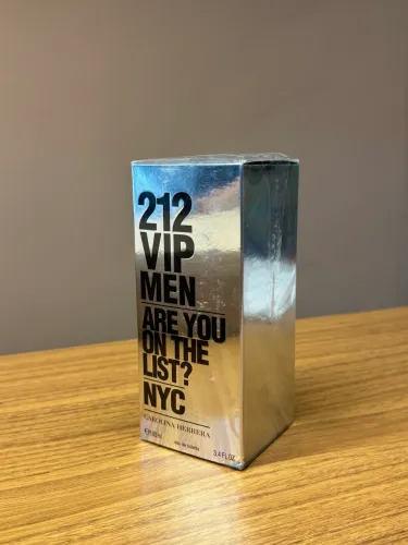 Vendo ou troco PERFUME 212VIP 100ML LACRADO