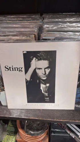 disco de vinil "...Nothing Like the Sun" do Sting