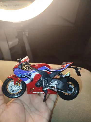 Miniatura moto CBR 1000 Classe 1/12
