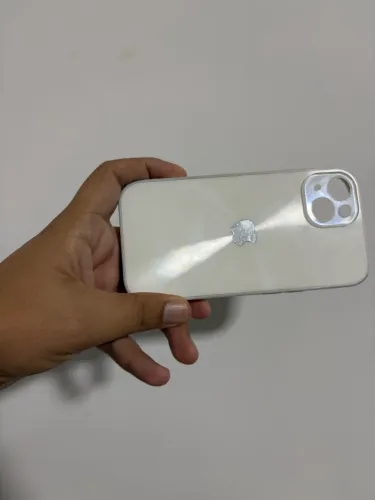 Capinha laser branca IPhone 15