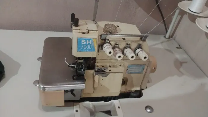 Vendo duas máquinas semi nova industrial