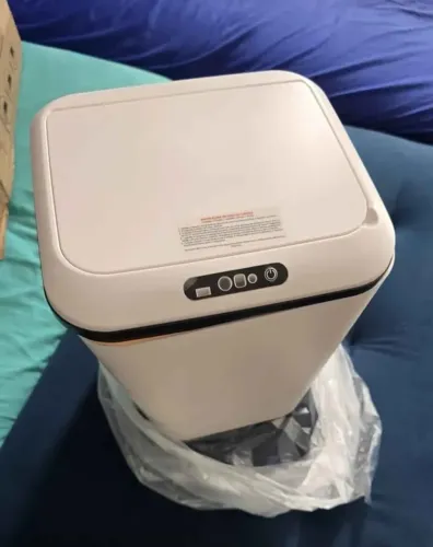 Lixeira inteligente com sensor de aproximação 