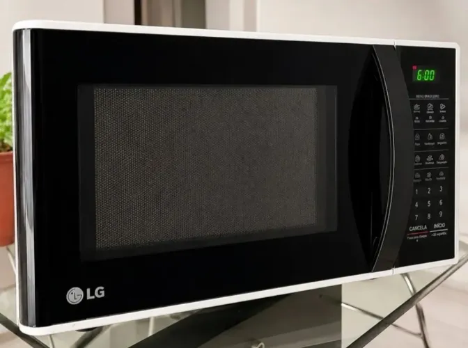 Microondas LG 31 litros semi-novo