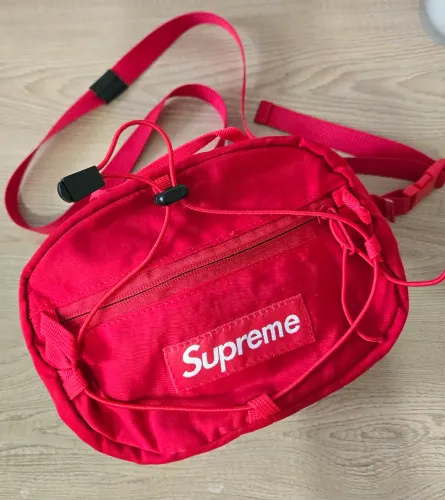 Bolsa Transversal/ Pochete Supreme Vermelha