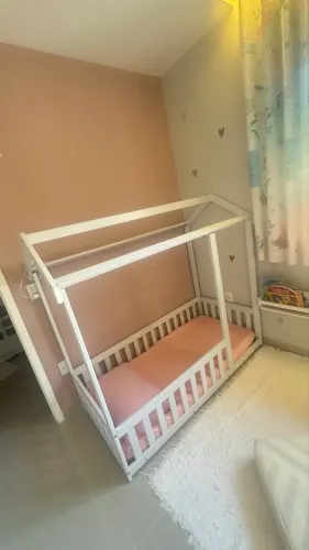Cama montessoriana casinha infantil 