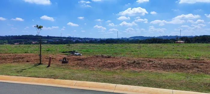 Terreno à venda no condomínio Quinta do Lago em Indaiatuba-SP!