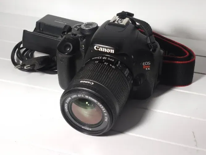 Camera DSLR Canon Eos Rebel T3i 17k Clicks + 18-55 Stm + Sd 32gb