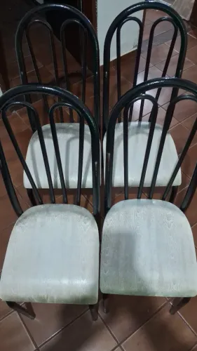 Mesa de jantar tampo de granito com 4 cadeiras,usado em bom estado