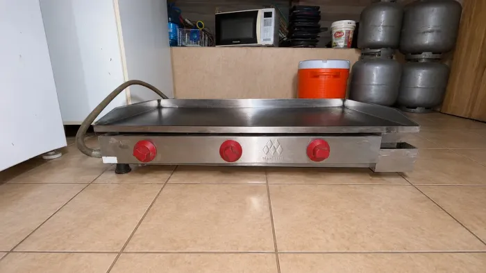 Chapa Industrial a Gás 3 Queimadores em Aço Inox - Grande e Robusta