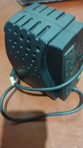 Estabilizador 300va 4 tomadas Enermax