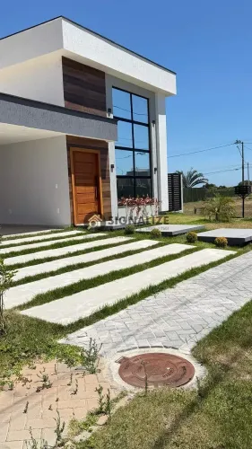 R$ 1.490.000 MIL-CASA ALTO PADRÃO À VENDA COM 03 QUARTOS - ALPHAVILLE - CABO FRIO/RJ