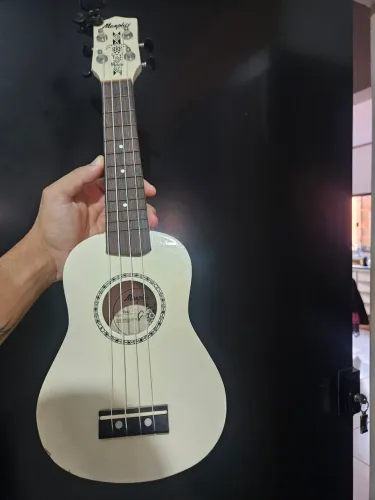 Ukulele Memphis c/ afinador