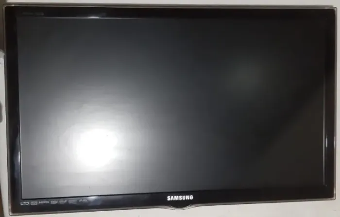 Monitor TV Samsung LED 27" Full HD - TA550